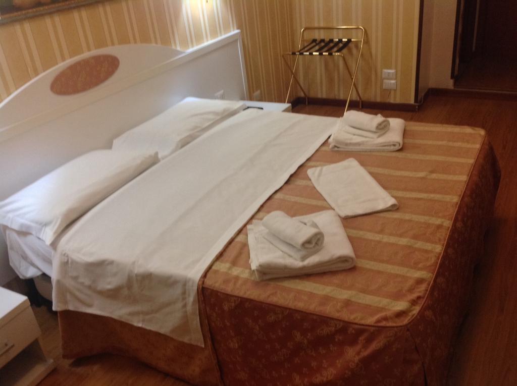 Rome Palace Ruang foto